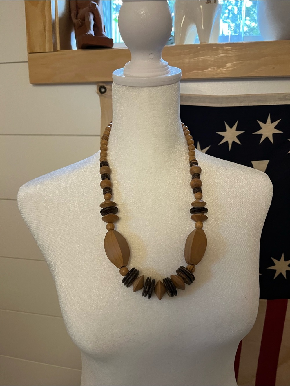 VTG chunky geometric brown wooden beaded necklace with a boho vibe